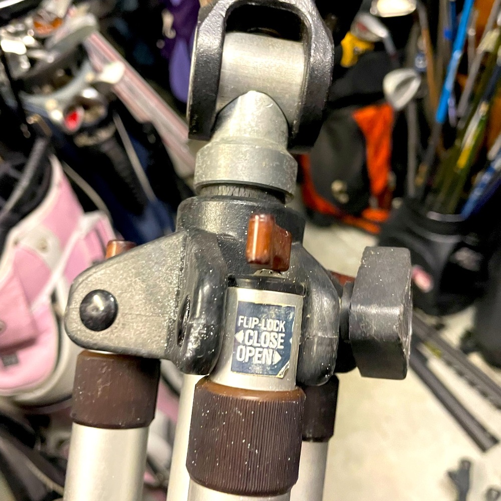 Vintage SwIft photo camera tripod .
